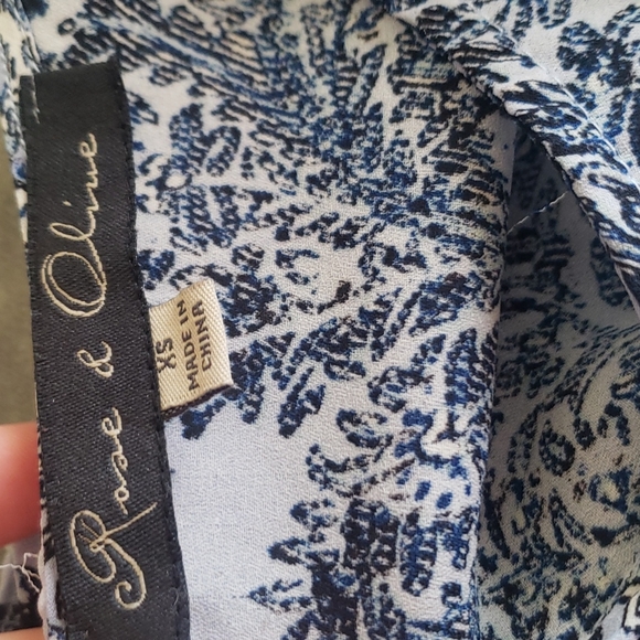 Rose & Olive Blue Top - Picture 4 of 4